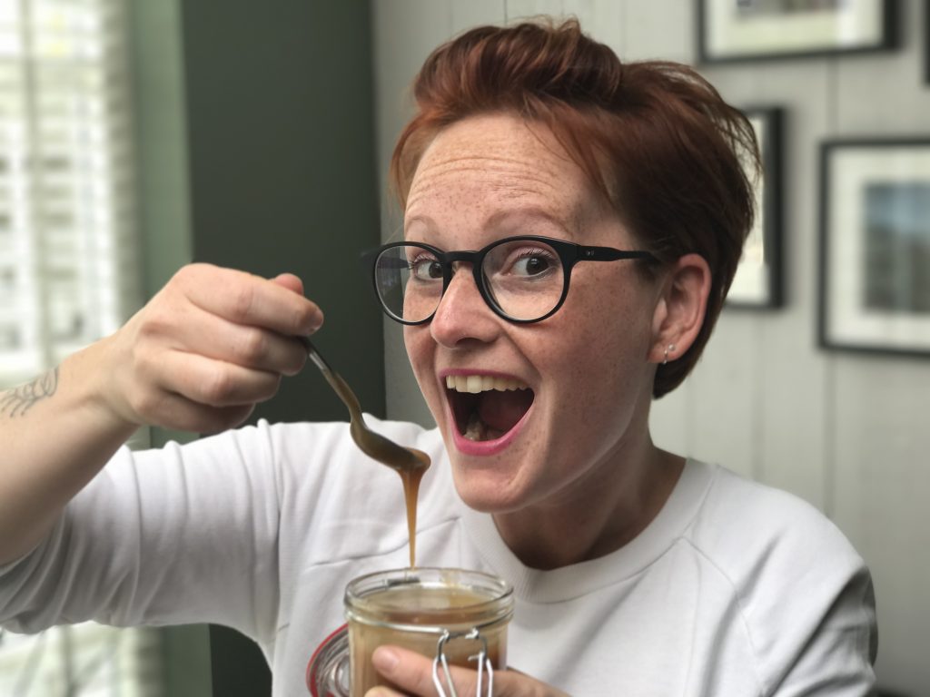 zelf karamelsaus maken