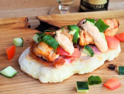 kip gemarineerd in bier op flatbread met pittige biermayonaise