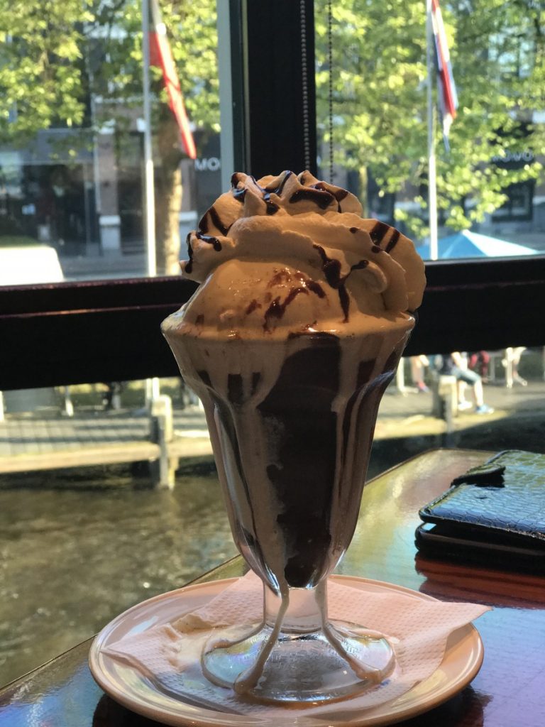 Hard Rock Cafe: Ook super leuk om te eten met kinderen