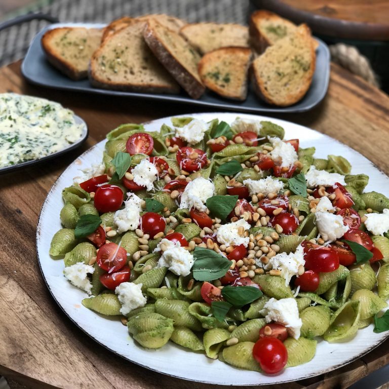 Pasta met zelfgemaakte pesto