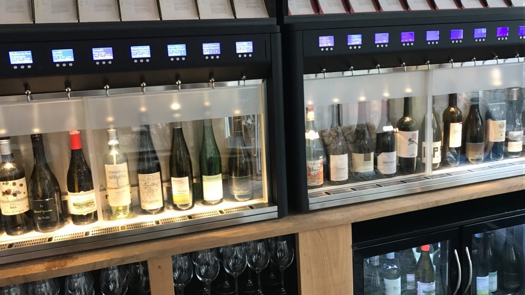 100 wijnen en lekker eten bij Rayleigh & Ramsay in Amsterdam