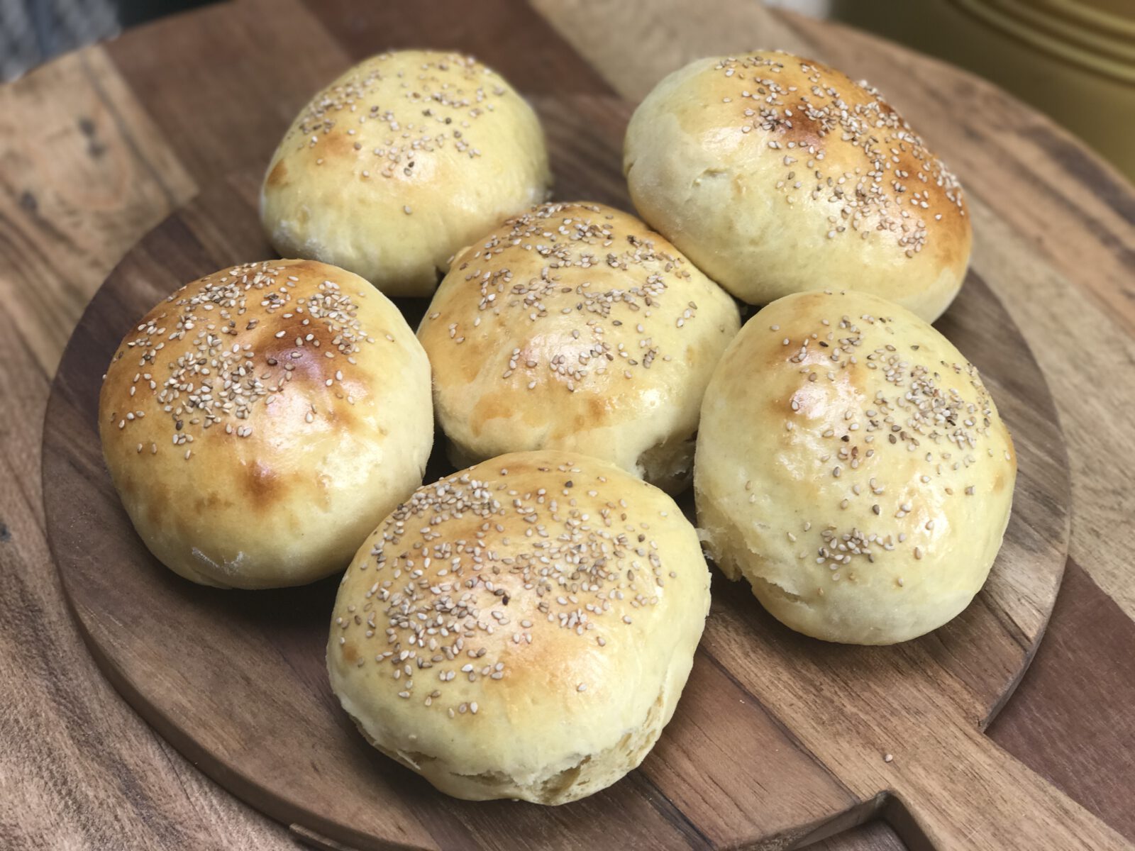 Basisrecept: zelf hamburger "brioche" broodjes maken