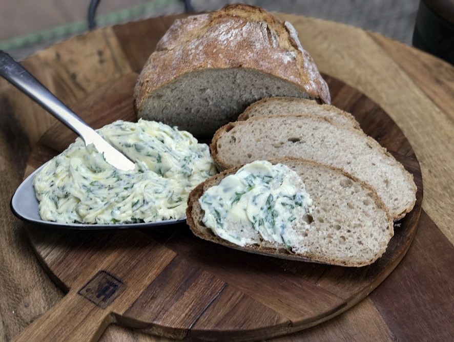 zelf kruidenboter maken: lekkerder gaat het niet worden
