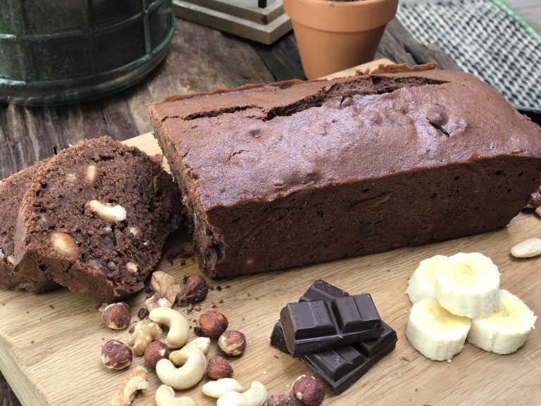 Bananenbrood met noten en chocolade