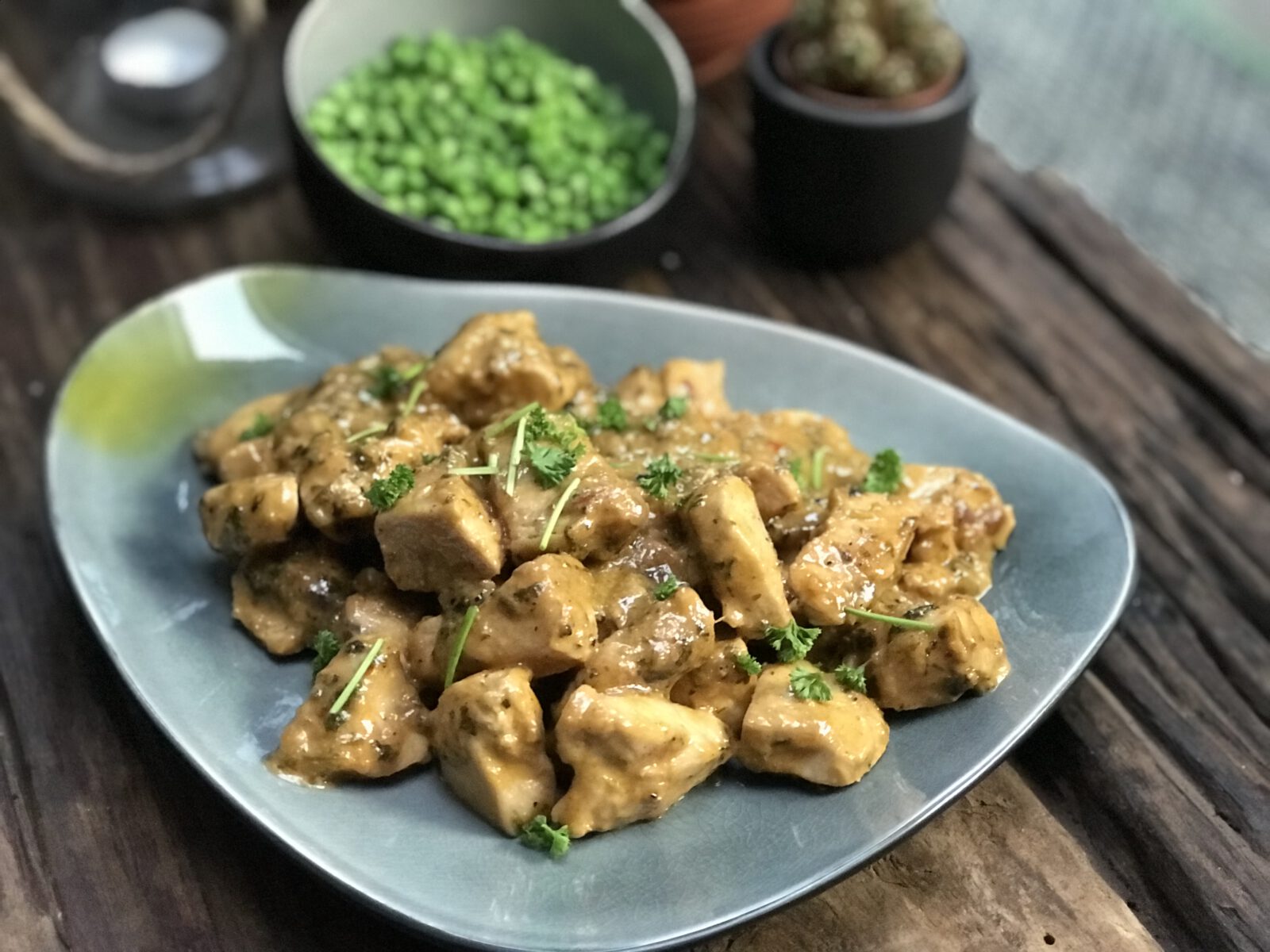 Kip in cognac roomsaus