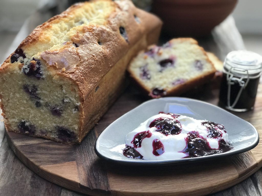 luchtige blauwe bessencake