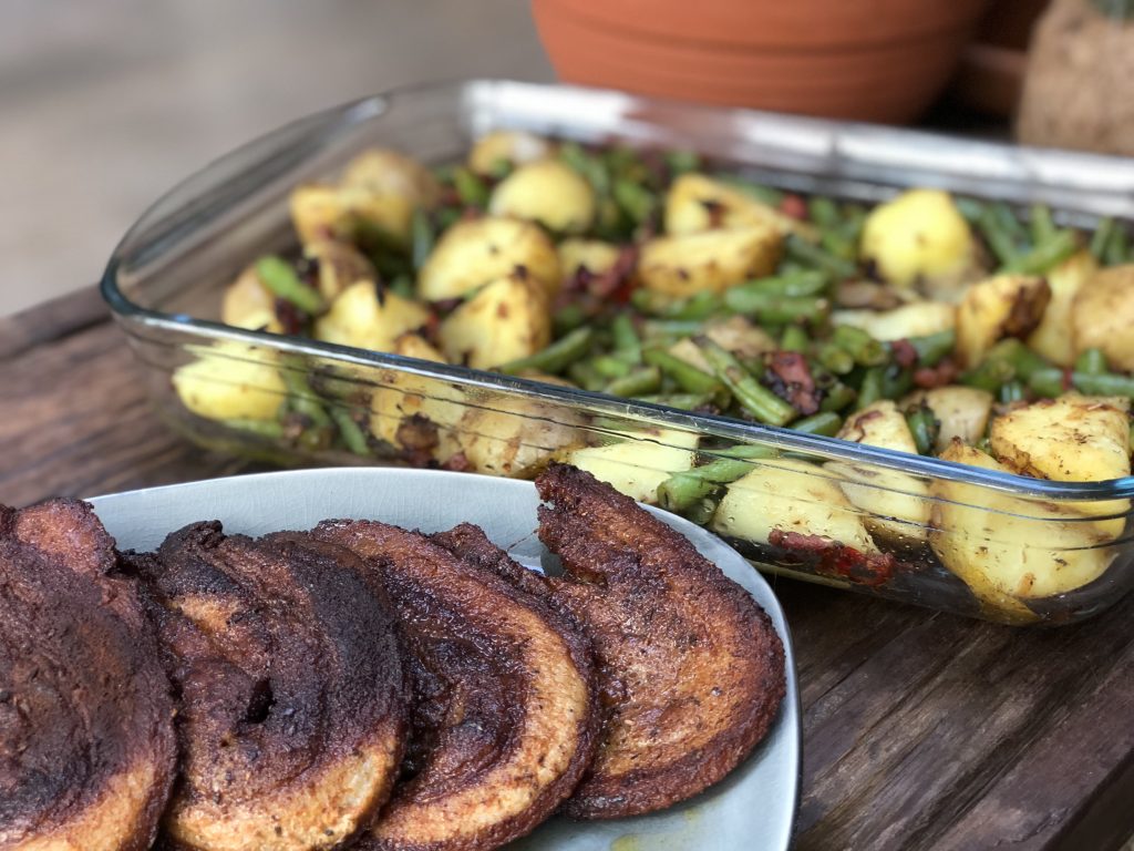 pittige aardappel ovenschotel met sperziebonen en spek