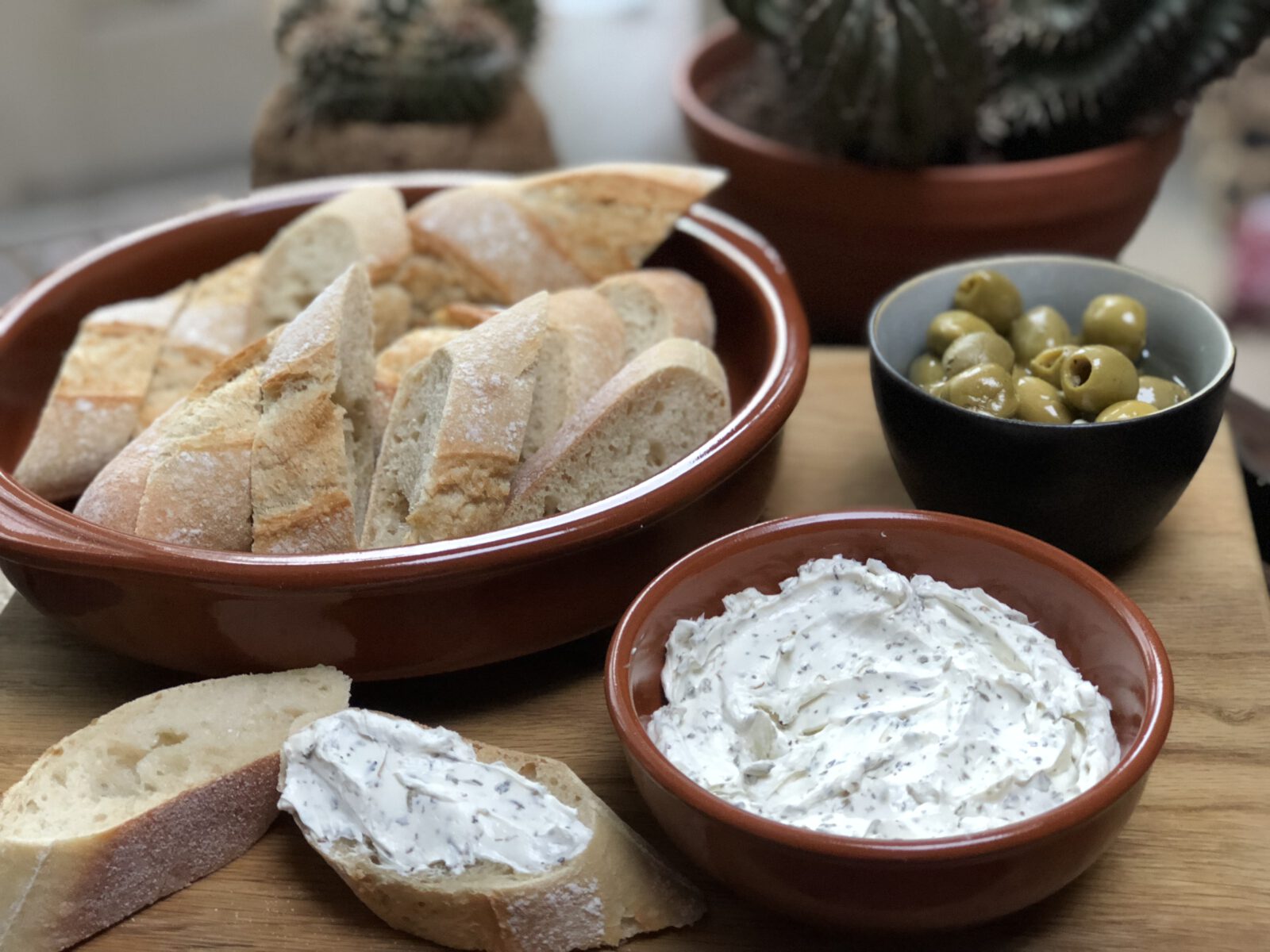 Omelet wraps met gerookte zalm en kruidenroomkaas