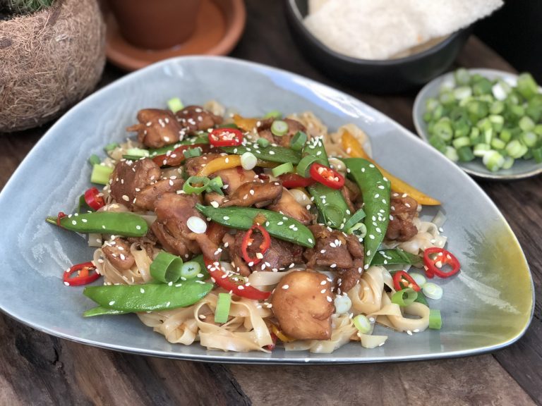 kip ketjap met paprika en sugar snaps