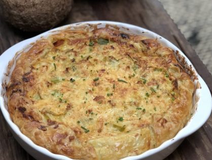 hartige taart met prei, ham en kaas