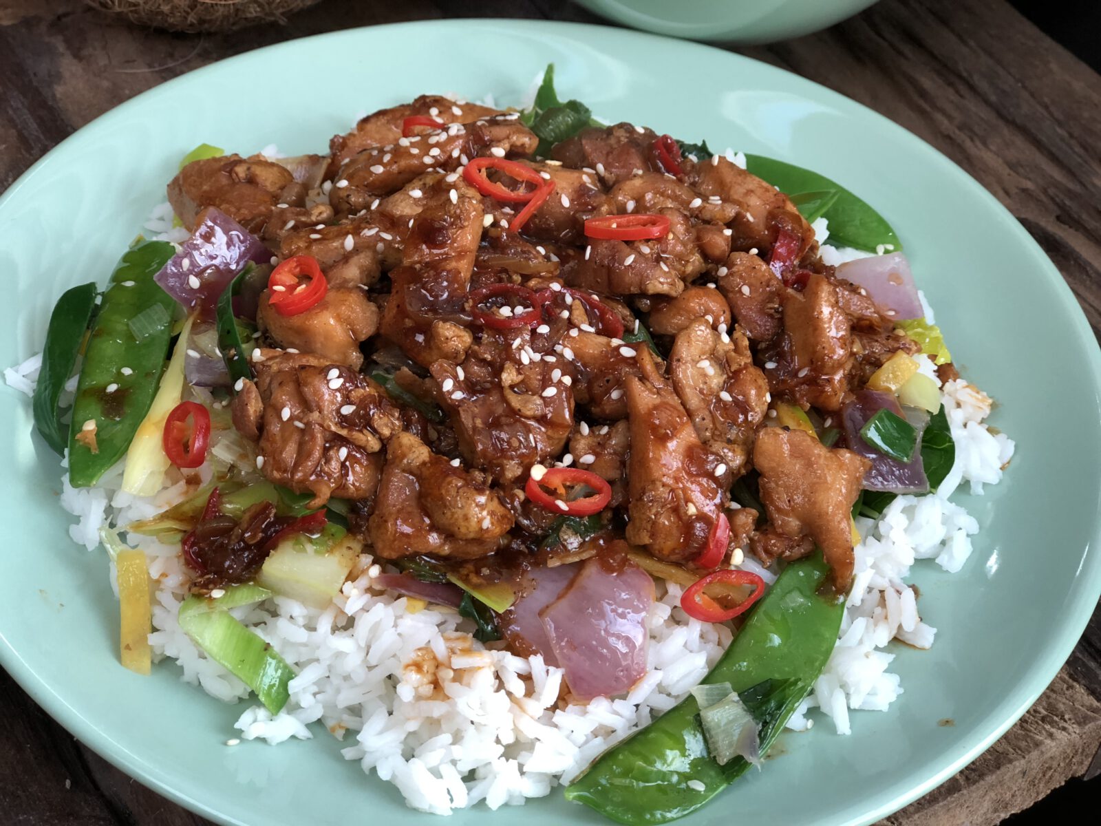 kip in zwarte pepersaus: zonder pakjes en zakjes