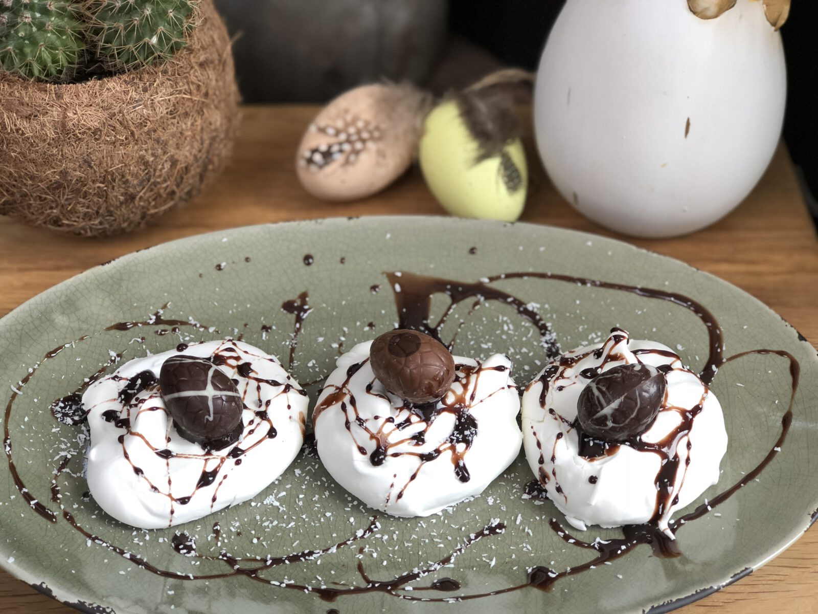 Paastoetje: meringues met diverse toppings