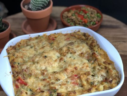 aardappel ovenschotel met doperwten en rode paprika