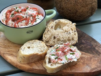 zelf zalmsalade maken met gerookte zalm