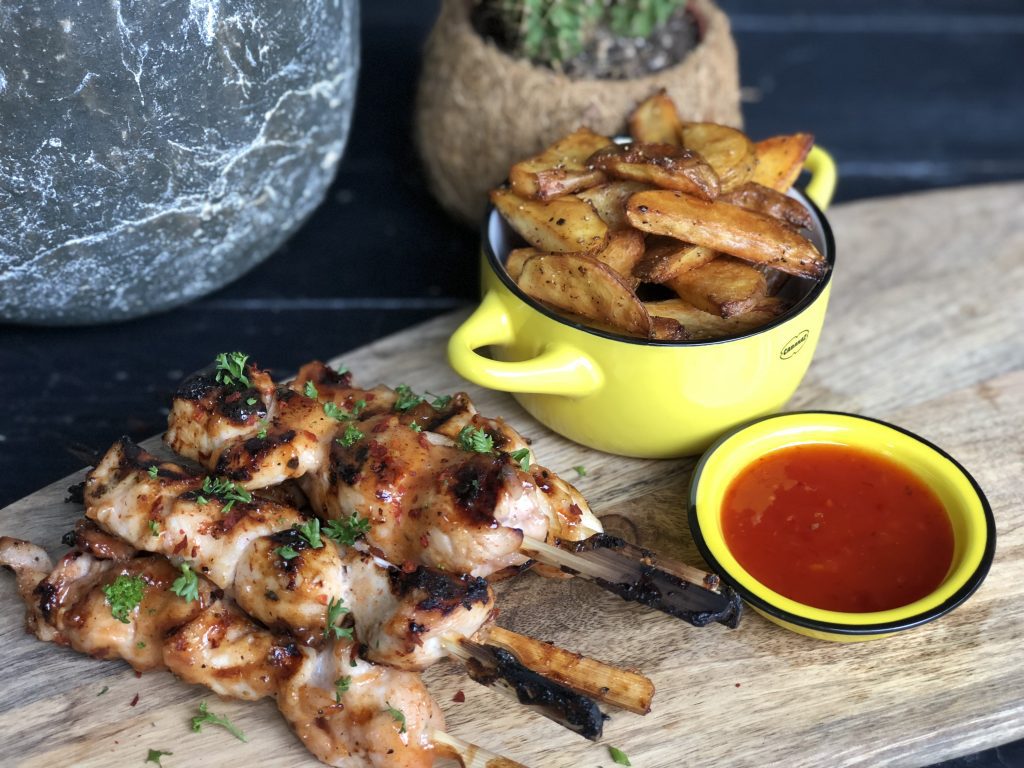 bbq pittige kip gemarineerd in sweet chilisaus en ananas