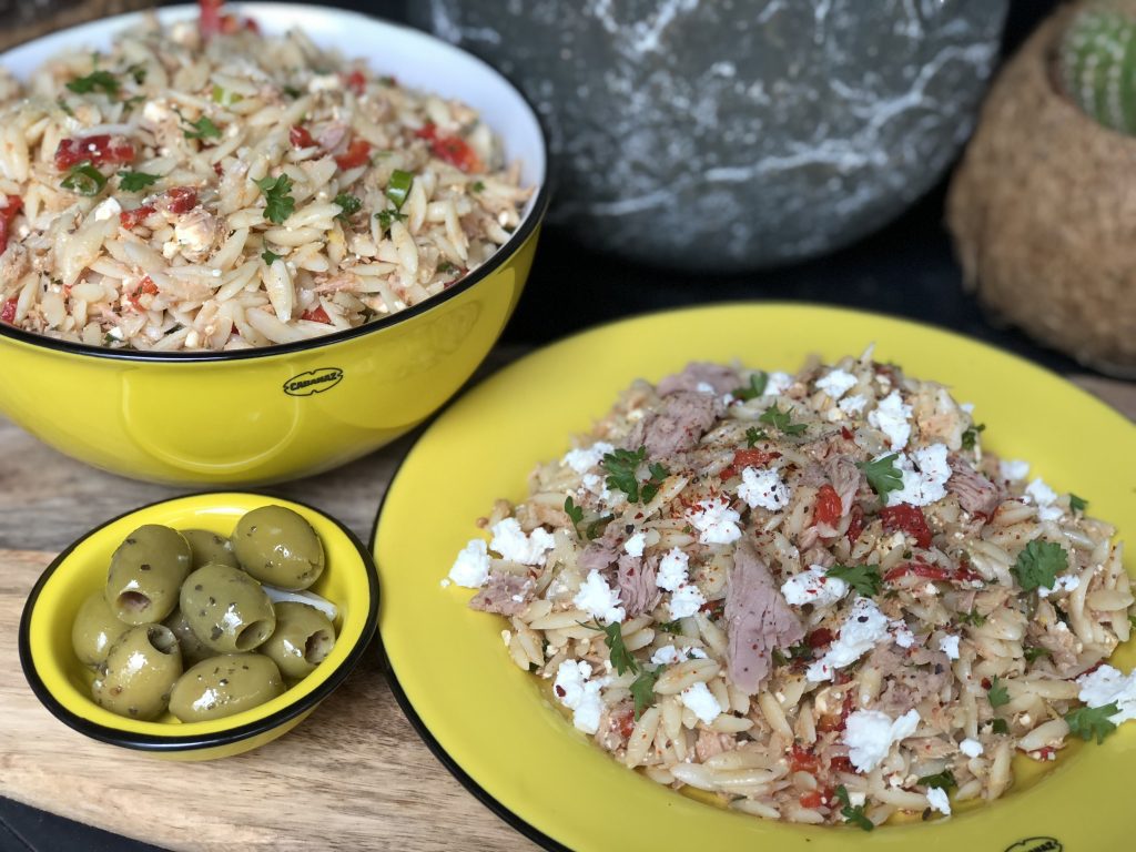 recept Mediterraanse Orzo salade maken met tonijn en fetakaas