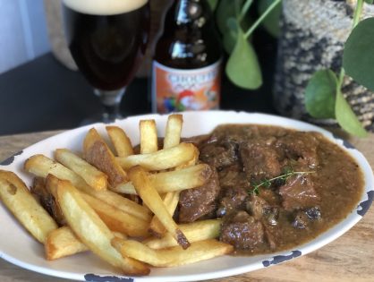 Vlaams stoofvlees in bier met mosterd en verse friet