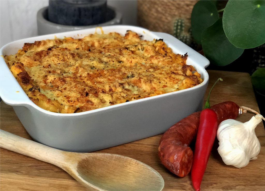 recept ovenschotel met prei, wortel, rode pesto, aardappelpuree en chorizo