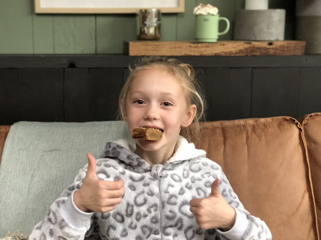 Recept zelf speculaas boterkoek maken met amandelschaafsel