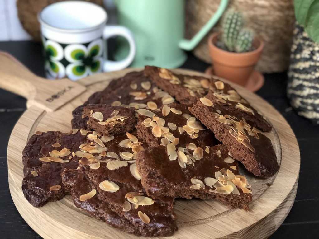 recept zelf krokante speculaasbrokken maken met amandelschaafsel