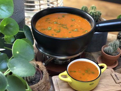 puntpaprika soep met tomaat