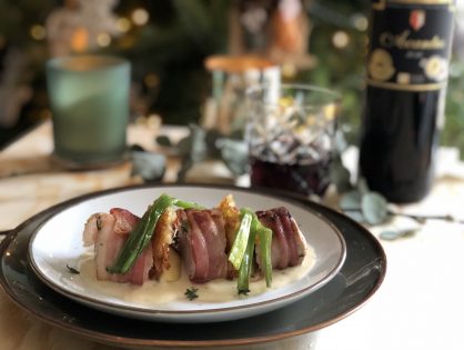 Varkenshaas met spek, rösti, appels en kaassaus