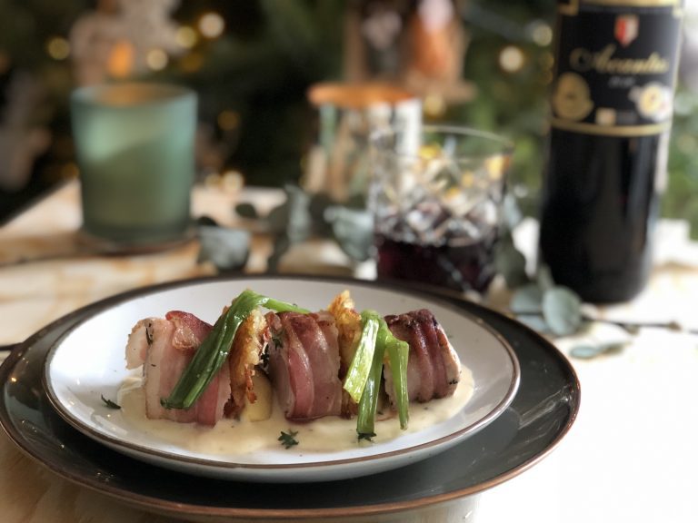 Varkenshaas met spek, rösti, appels en kaassaus