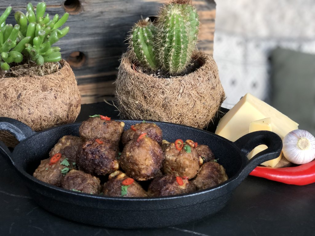 recept pittige gehaktballetjes met kaas gemaakt in Aerofryer of Airfryer