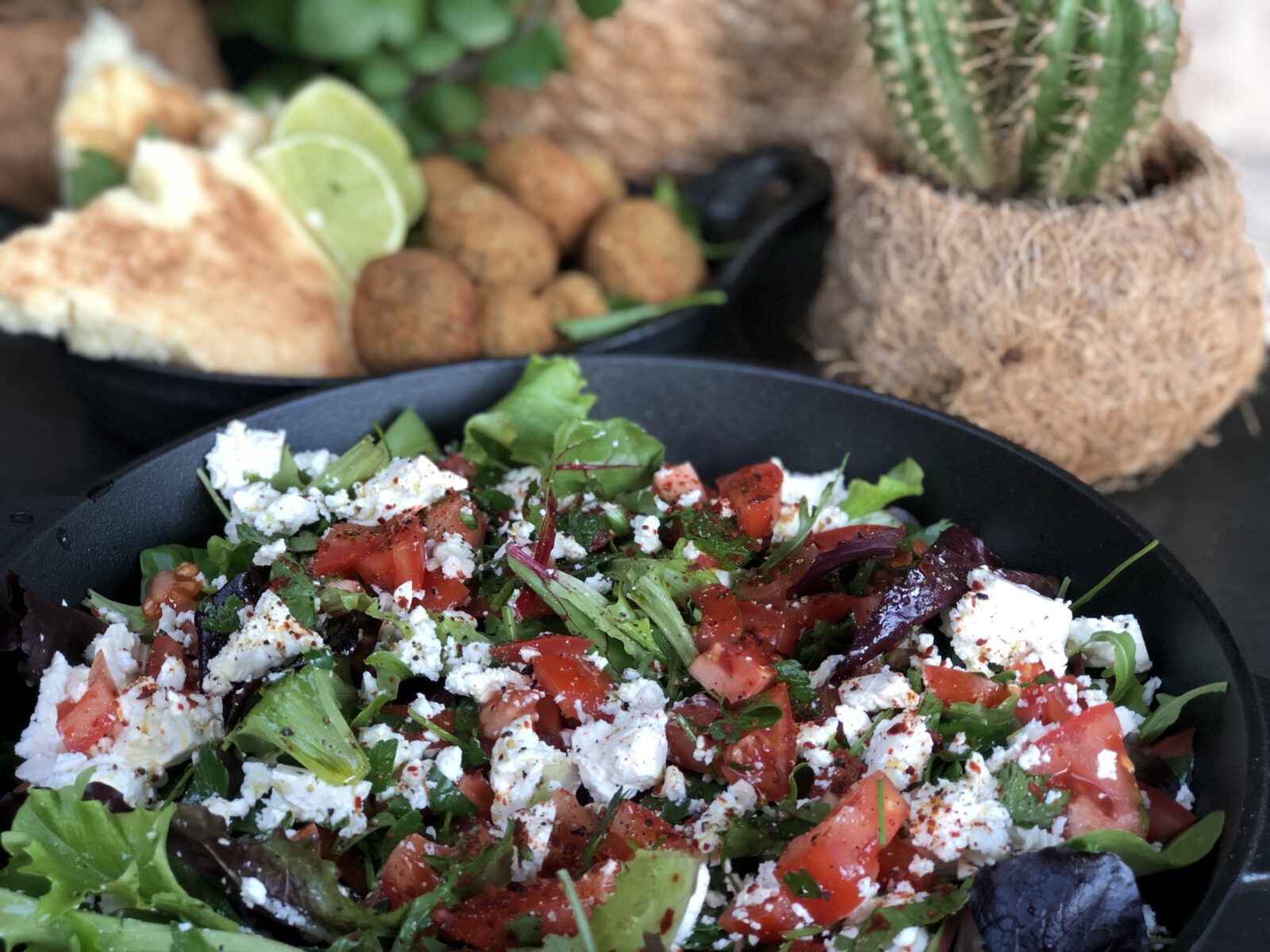 salade met tomaat en fetakaas