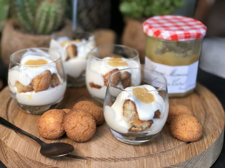Trifle met bitterkoekjes en lemoncurd
