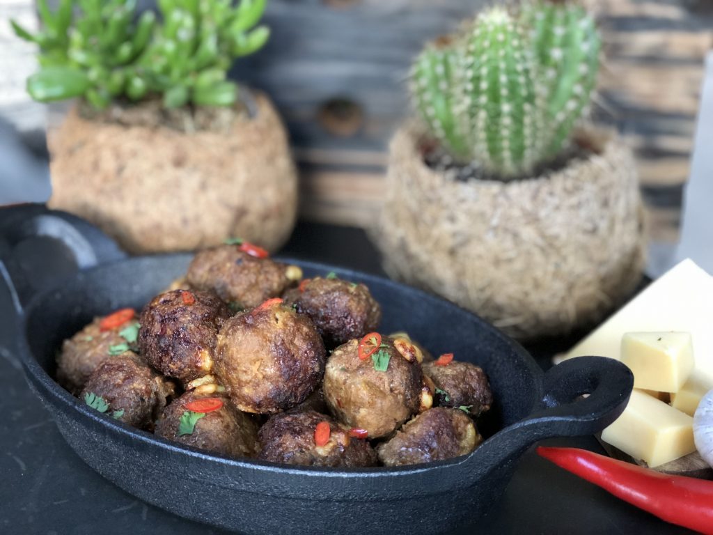 recept pittige gehaktballetjes met kaas gemaakt in Aerofryer of Airfryer