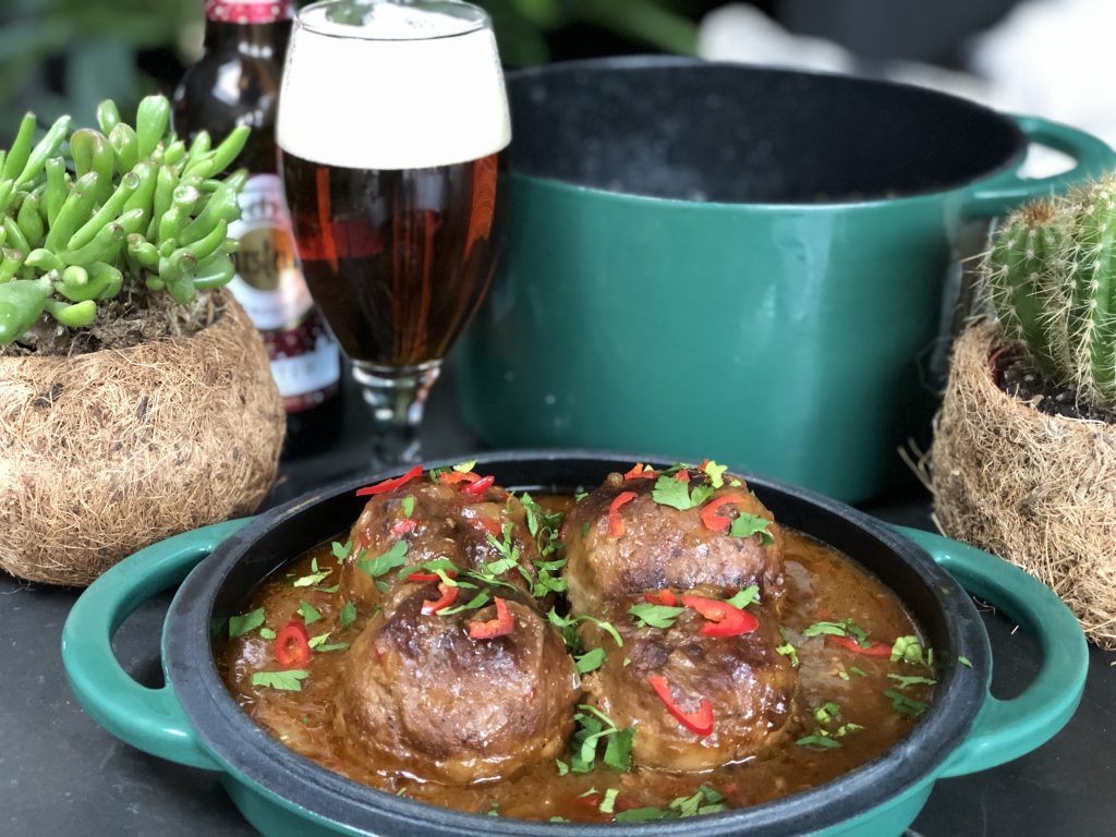 recept gehaktballen in bier met rode peper en veel specerijen