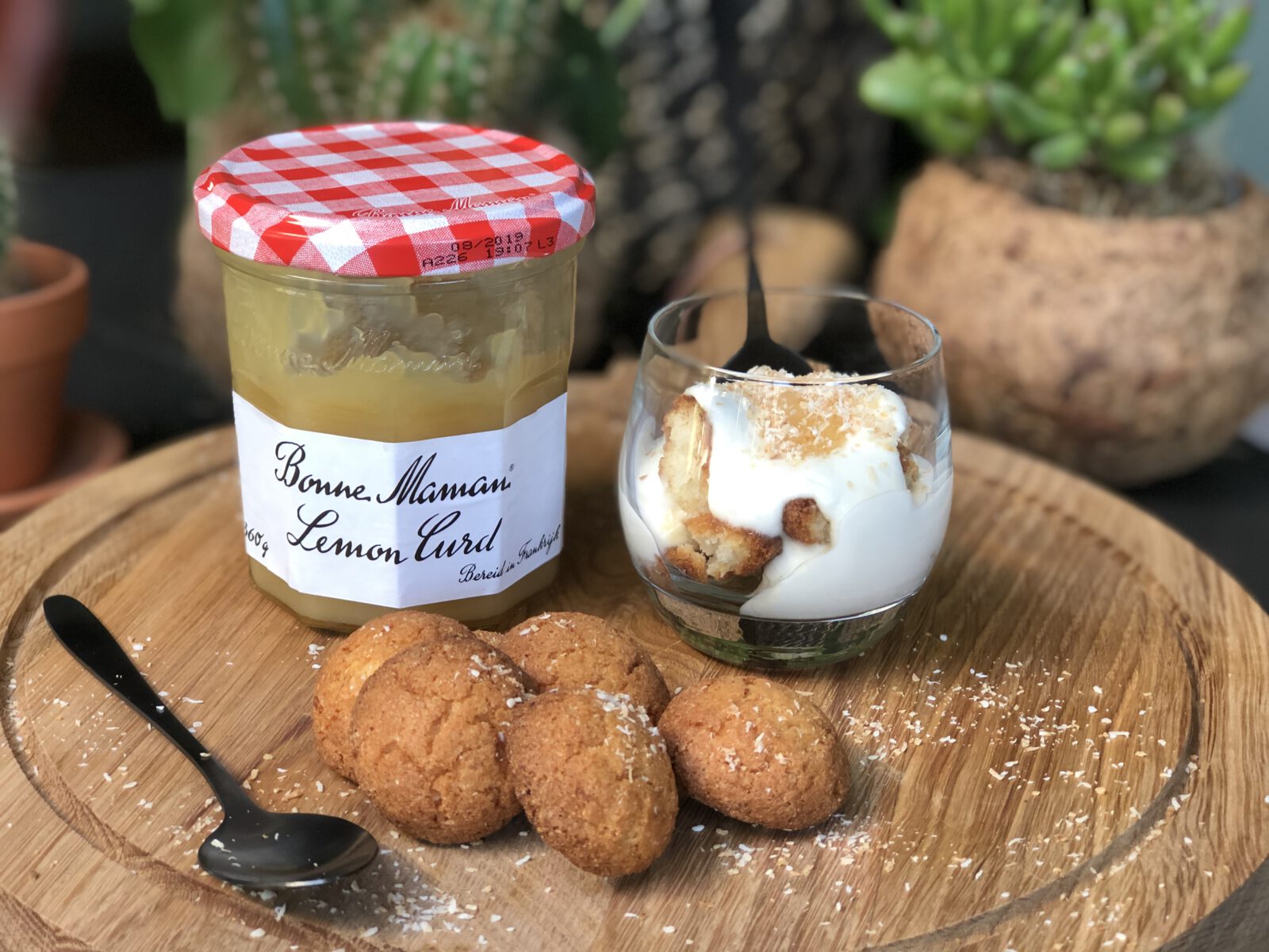 Trifle met bitterkoekjes en lemoncurd