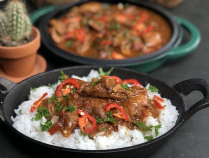 Javaanse kip stoofpot met rijst