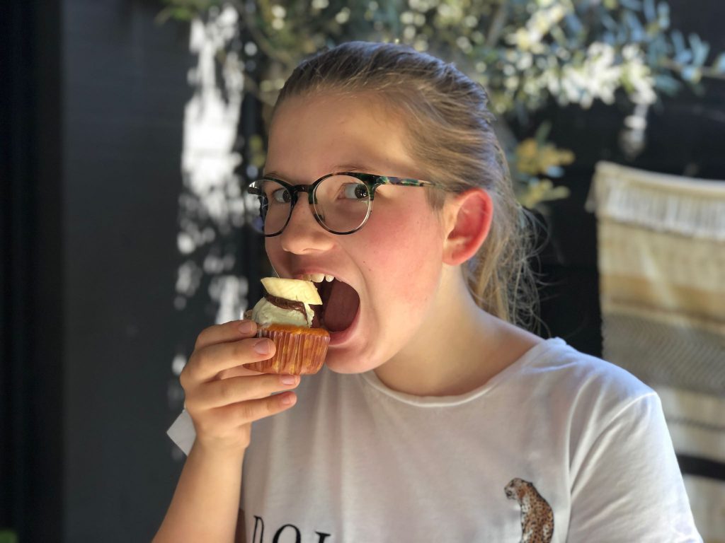 bananen cupcakes met Nutella, roomijs en extra banaan