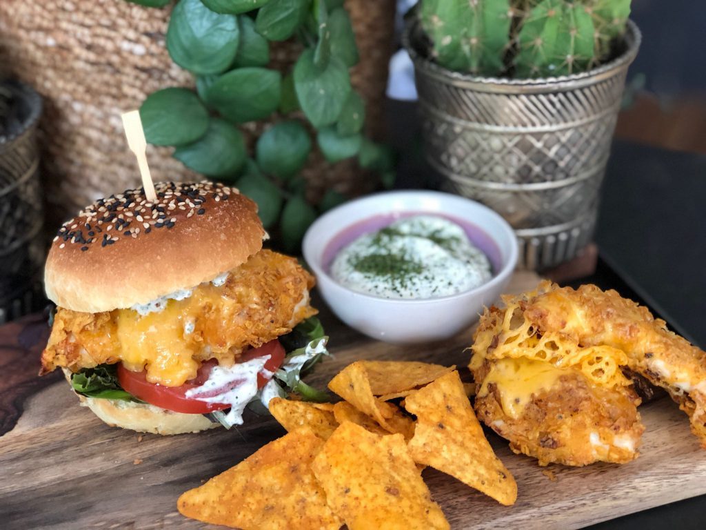 15 ovenschotel recepten: krokante doritos kipburber uit de oven 