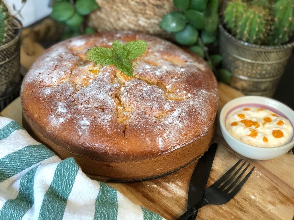 recept nectarine taart / cake met frisse nectarine yoghurtsaus 