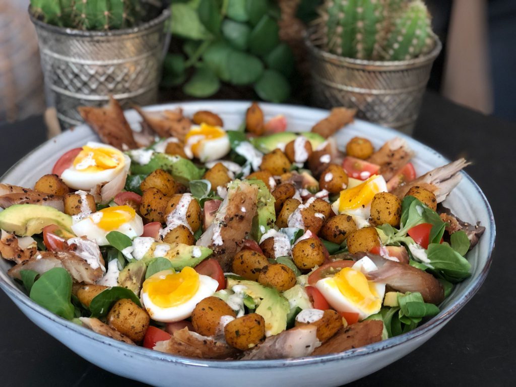 recept salade met makreel, krieltjes en een fetakaas yoghurtdressing