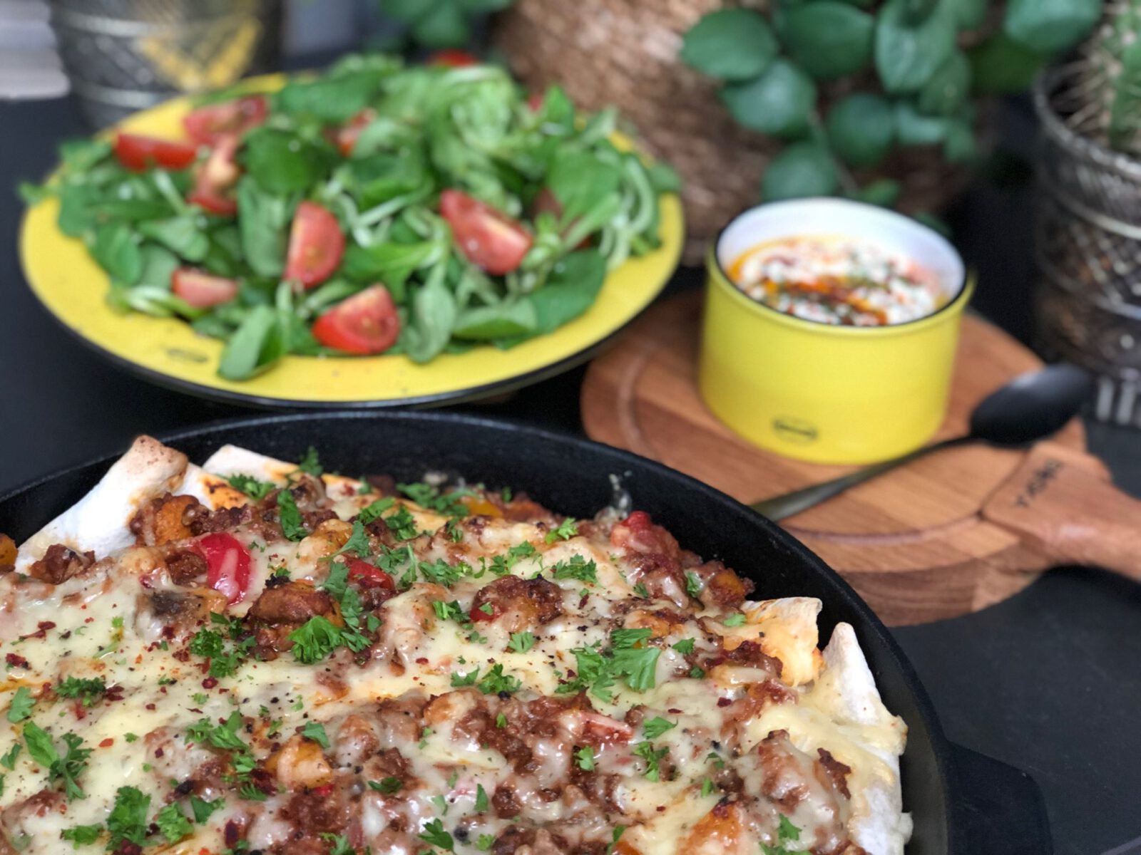 wraps met gehakt en tomatensaus ovenschotel