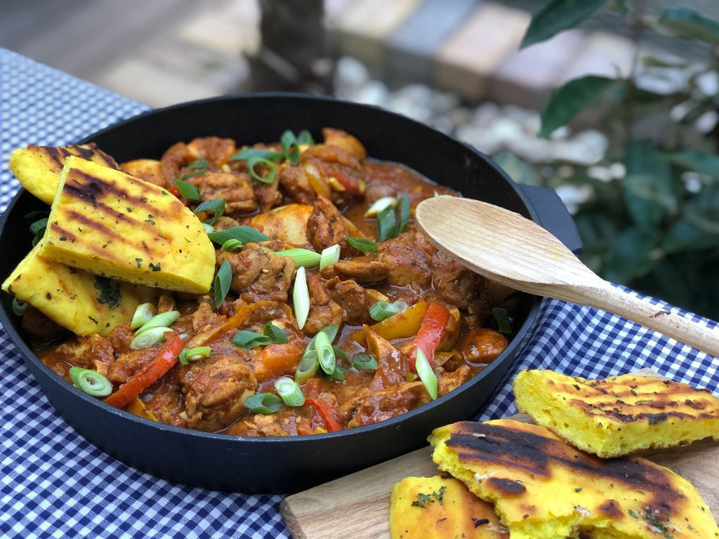 kip kerrie met tomaat, paprika en bosui