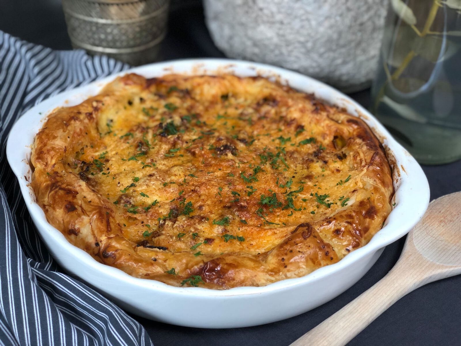 hartige taart met gehakt en prei