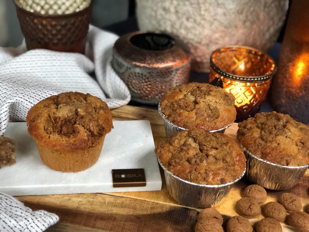Sinterklaas muffins met kruidnoten en krokante topping van gemalen kruidnoten