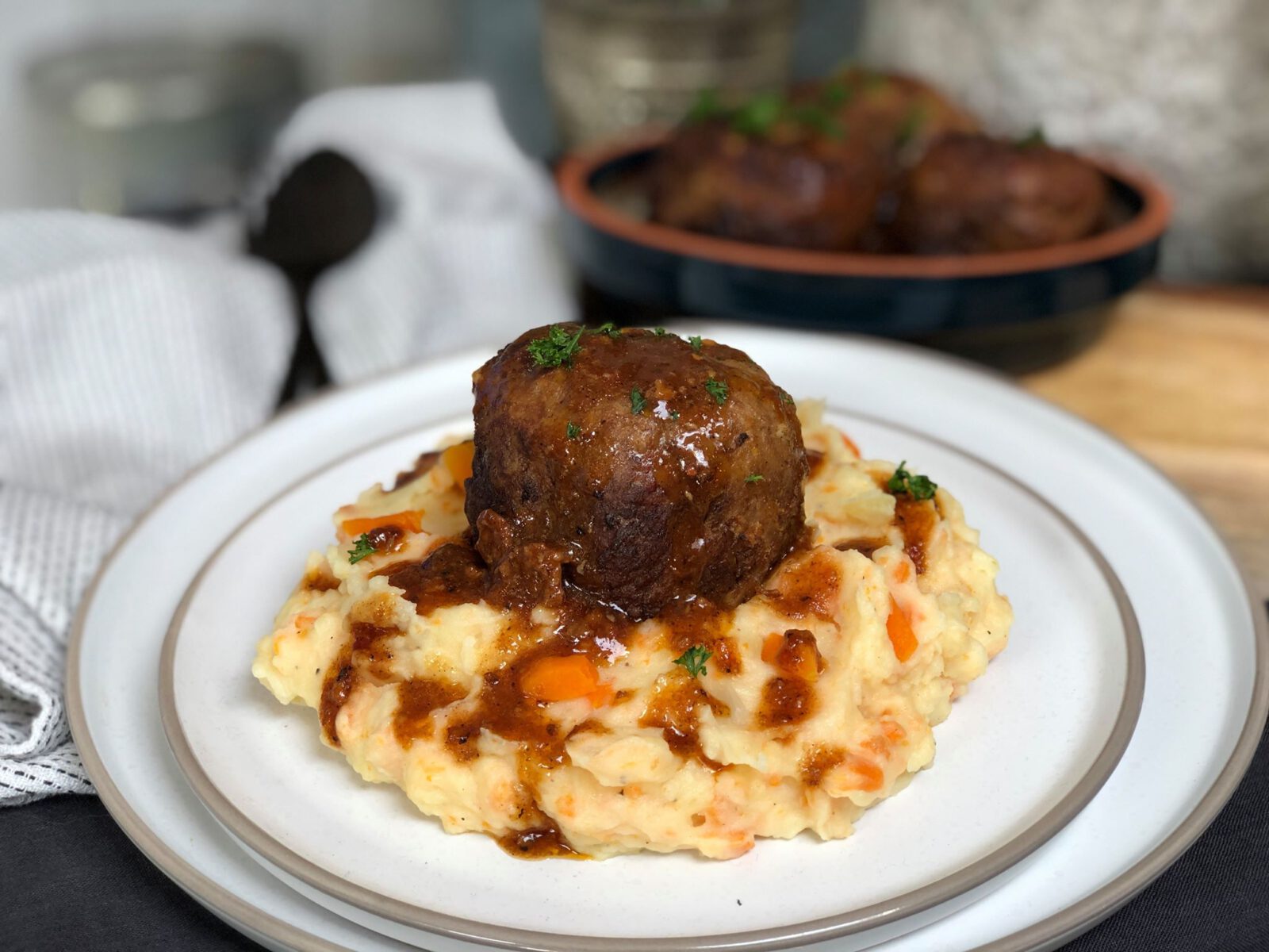 hutspot met kaas gehaktballen