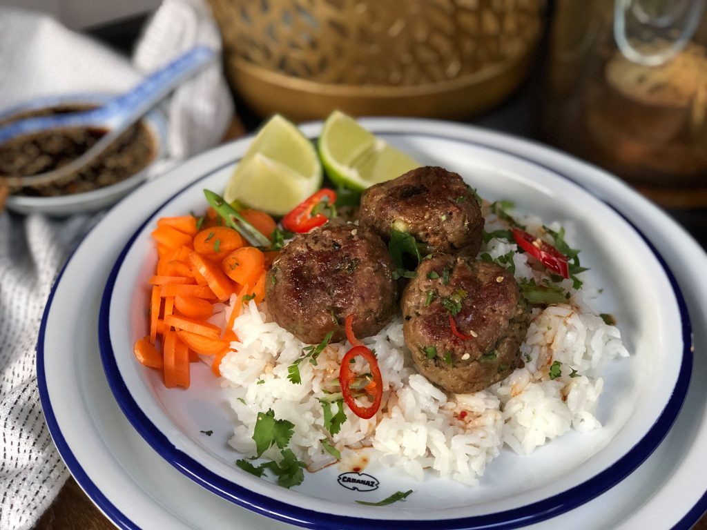 Vietnamese gehaktballetjes met rijst 
