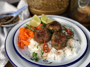 Vietnamese gehaktballetjes met rijst