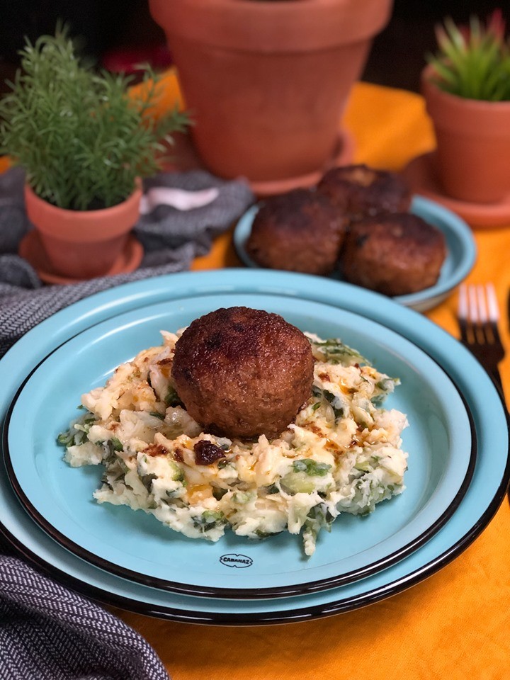 andijviestamppot met kruidige gehaktballen