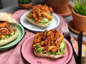 broodje met pulled chicken: zoet en pittige kip