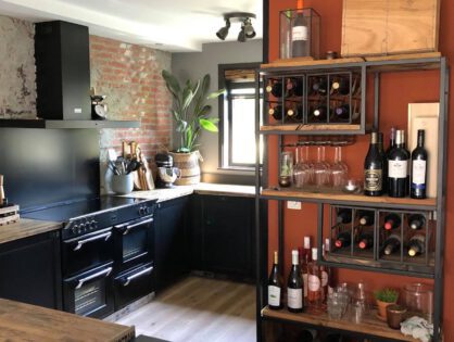 zelfgemaakte wijnkast