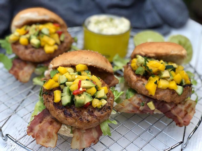 kipburgers met mangosalsa