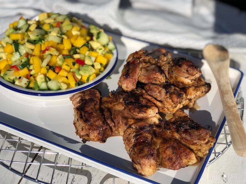 pittige mango salsa met rode peper